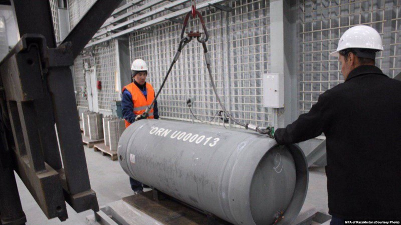 Уран банкі мен қала шетіндегі ядролық қалдық полигоны