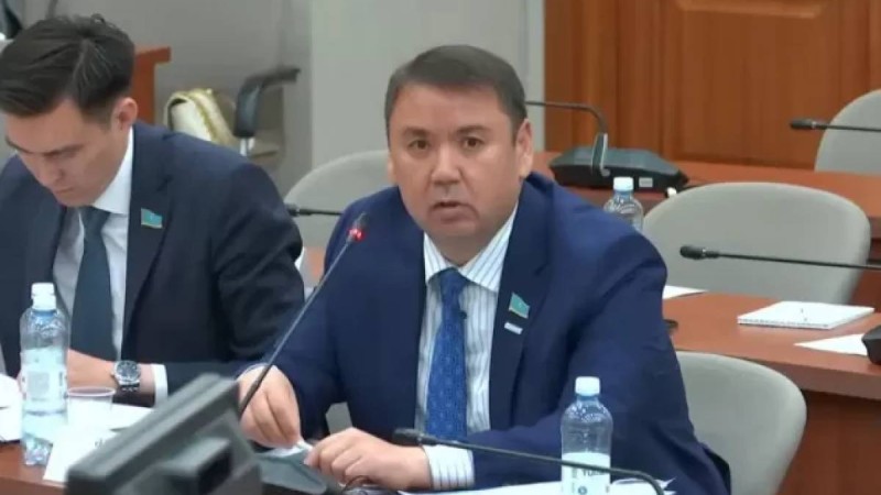 «Қашанғы өтірік айтамыз?»: депутат Ақтөбедегі су инфрақұрылымына қатысты вице-министрге шүйлікті