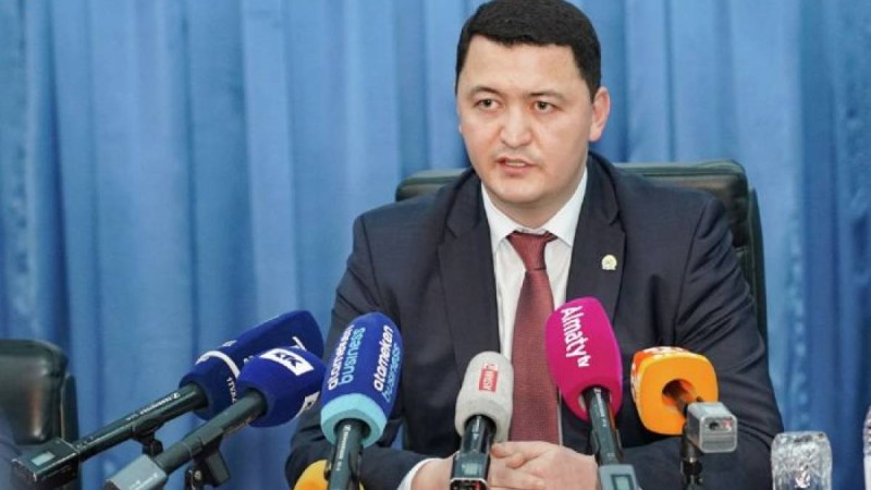 Коронавирус жұқтырған бұрынғы вице-министр емделіп шықты