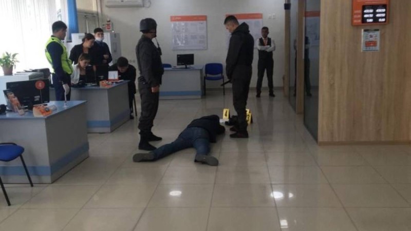 Шымкентте Jýsan Bank бөлімшесіне шабуыл жасалды