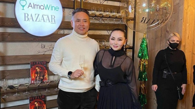 «Тұрсын, сен өзі есі дұрыс адамсың ба?» Баян Мақсатқызының күйеуіне ұрысқан сәті камераға жазылып қалды