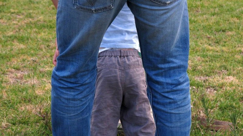 "10 жасар бауырымды 16 жастағы жасөспірім зорлады". СҚО-да әйел қылмыскер жазасыз қалады деп қорқады