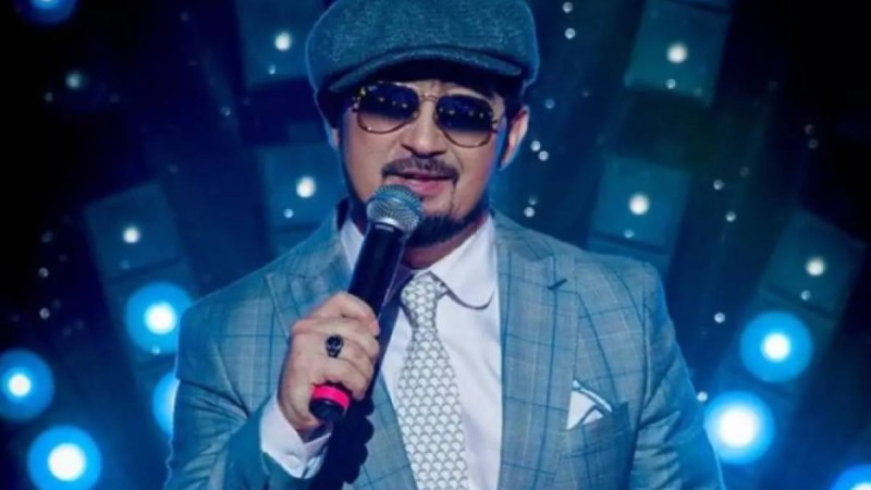 "500 мың теңгеге барады-ау": Мұқасан Шахзадаев ең қымбат көзілдірігі қанша теңге тұратынын айтты