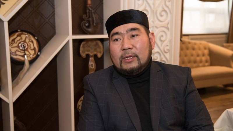 "Бес келіншек, бір кемпірдің тілін таба алмасаңдар!" – Балғынбек Имаш (ВИДЕО)