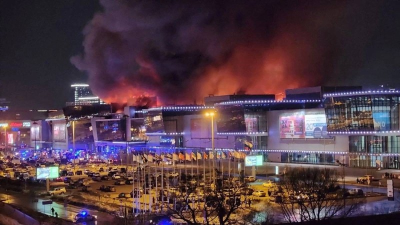 Мәскеудегі қайғылы жағдай: Қылмыс орнынан қашып кетуі мүмкін төрт ер адам іздестірілуде