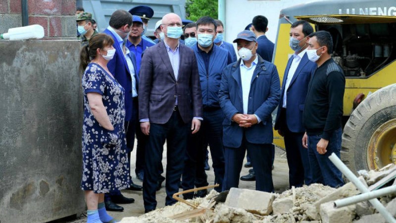 Түркістан облысында селден зардап шеккендерге 300-ден астам үй салына бастады