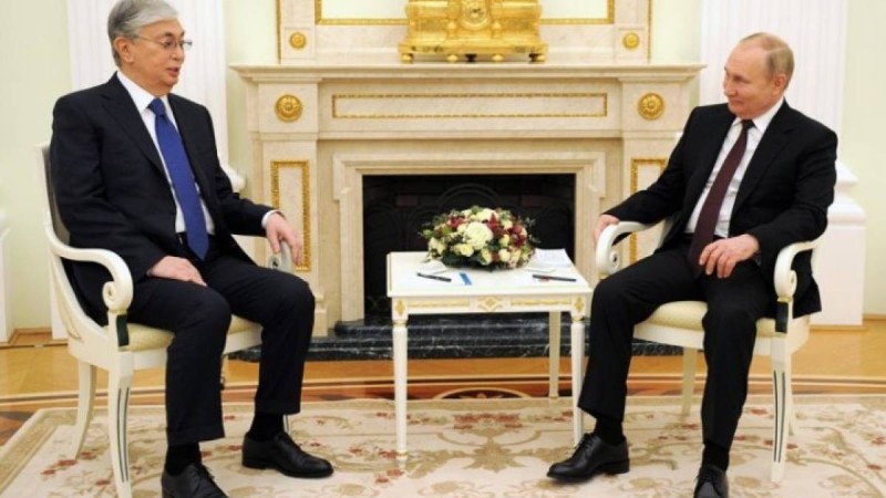 Тоқаевты Мәскеуге шақырған Путиннің түпкі мақсаты белгілі болды