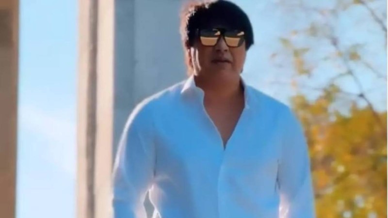 Әнші Бүркіт су жаңа көлігін көрсетті (видео)