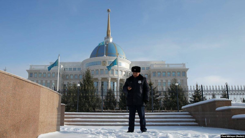 Бозымбаев президент көмекшісі болды, Қалетаев қызметінен кетті