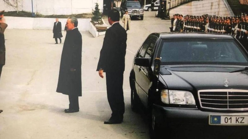 Назарбаев мінген Mercedes-Benz сатылымға қойылды