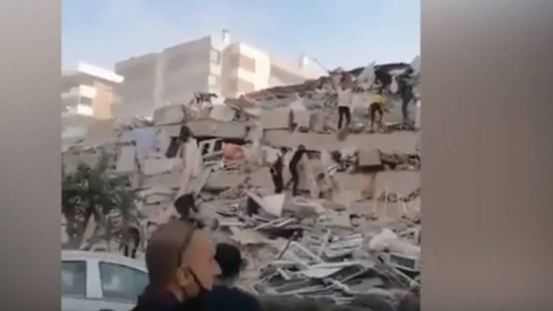 Дүрбелең, айқай, қирау: Түркияда алапат жер сілкінісі болды (ВИДЕО)