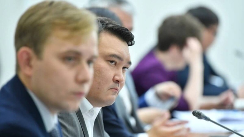 "Назарбаев емеспін": Мәжіліс депутаты інісі жүргізген даулы бағдарламаға пікір білдірді