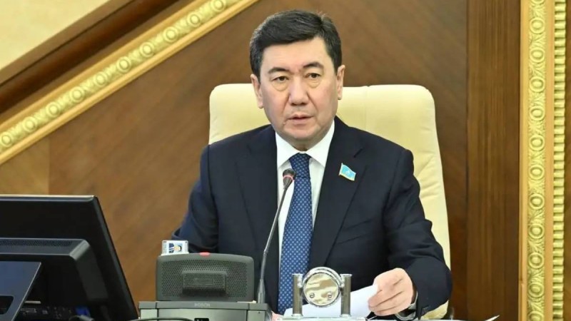 Ерлан Қошанов: Герб мәселесінің талқыға түсуі – қоғамдағы пікір алуандығының көрінісі