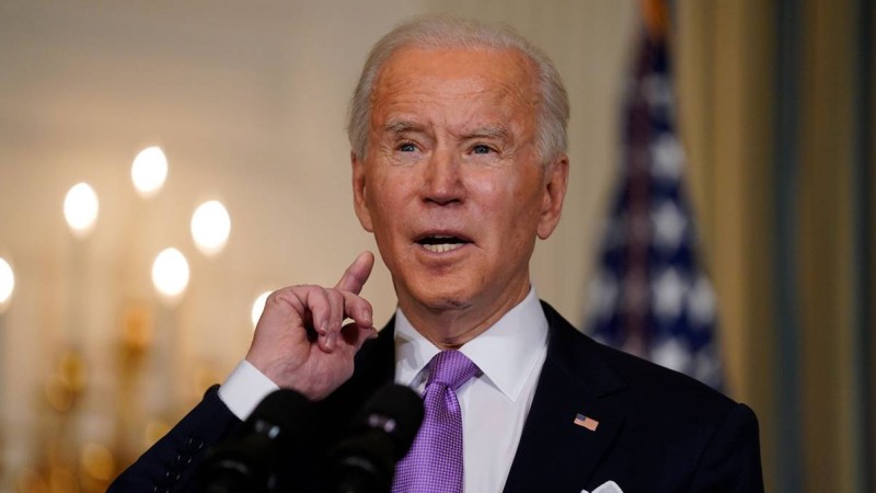 Байден Трамптың шетелдіктерде АҚШ-қа кіруге тыйым салған жарлығының күшін жойды