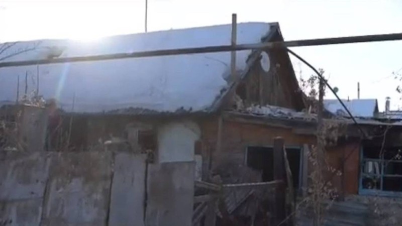 Оралда үйі өртенген көп балалы отбасы бір айдан бері қаңғырып жүр