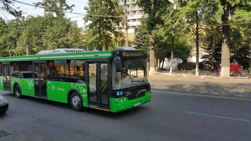 Жандарбек Бекшин алматылықтардан іші толы автобустарға кірмеуді өтінді - Қазақстан жаңалықтары