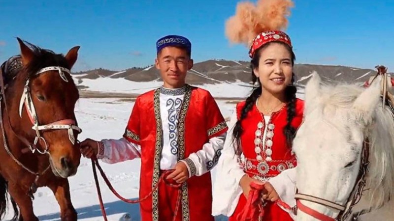 Шыңжаңдық жас жұбайлар Бейжіңге атпен 99 күнде жетті