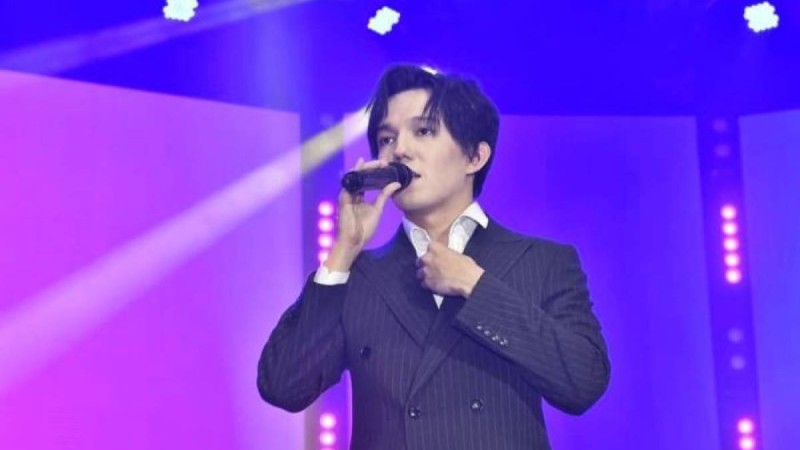 Аналық ақ батаңызды бердіңіз - Димаш Бибігүл Төлегеноваға алғыс айтты