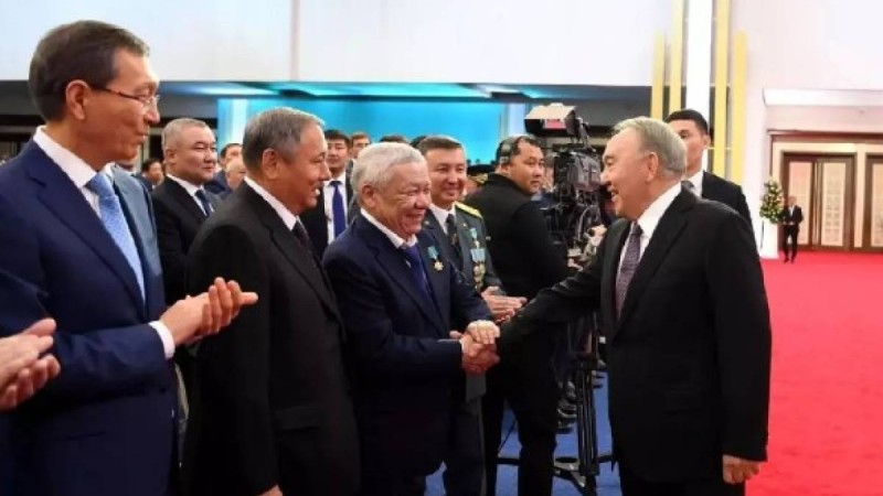 Нұрсұлтан Назарбаев Қазақстан президентін ұлықтау рәсіміне қатысты (фото)