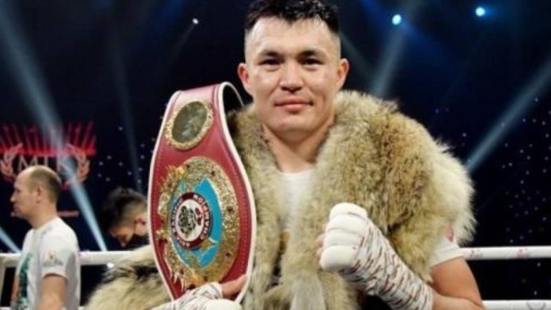 Алматыдағы бокс кеші: Қамшыбек Қоңқабаев британиялық қарсыласын тізе бүктірді