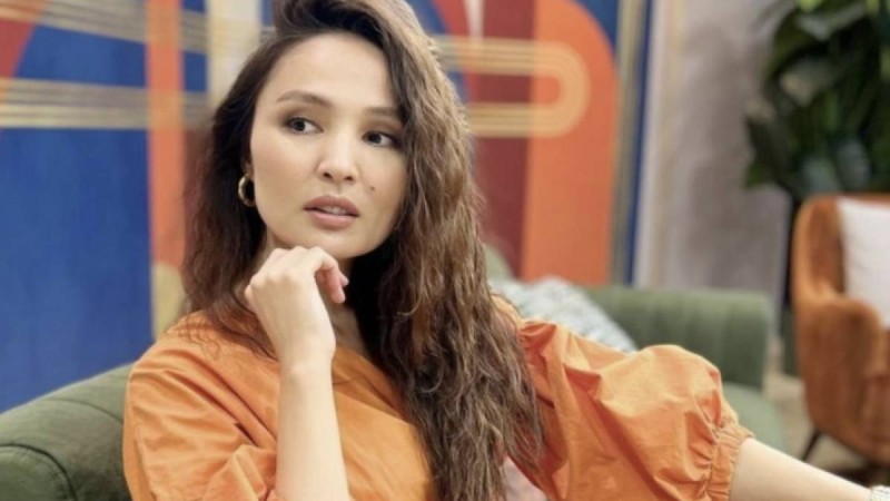 Жұлдыз Абдукаримованың қызын құттықтап салған фотосын халық сынап тастады (фото)