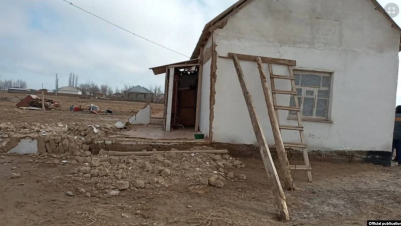 Созақтағы Жеткіншек ауылында жер асты суы көтеріліп, үйлер зақымданды