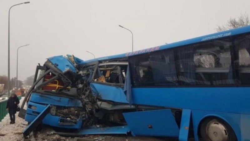Қарағандыда екі автобустың қатысуымен жантүршігерлік жол апаты болды