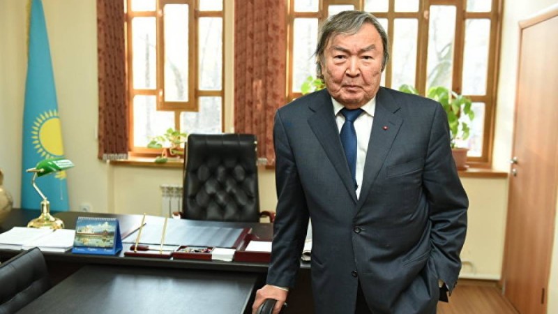 Олжас Сүлейменов алдағы 10 жылда Қазақстанды не күтіп тұрғанын айтты