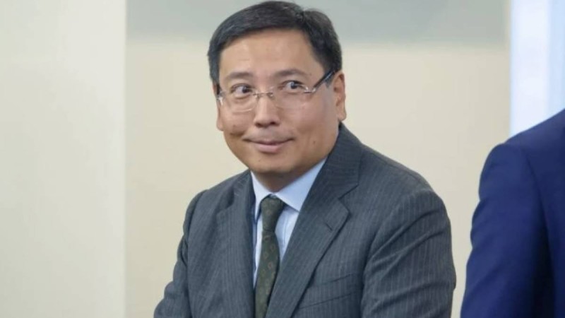 "Ар жақтағы сұрақтарды менің қорама әкелмеңіздер": Досаев қала тұрғынына "біртүрлі" жауап берді