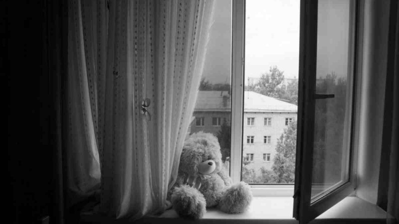 Қазақстанда соңғы төрт айда 14 бала терезеден құлады - Қазақстан жаңалықтары