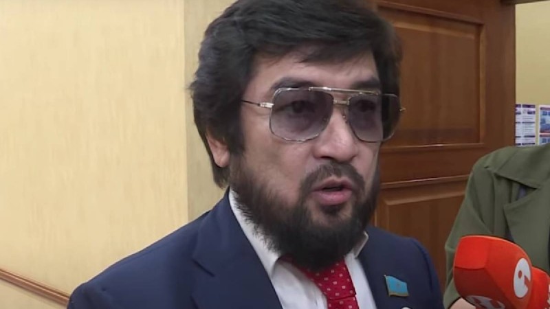 Бекболат Тілеухан Арон Атабекті «елбұзар» деп айыптады