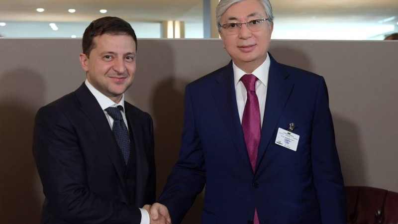 Зеленский Тоқаевты сайлаудағы жеңісімен құттықтады