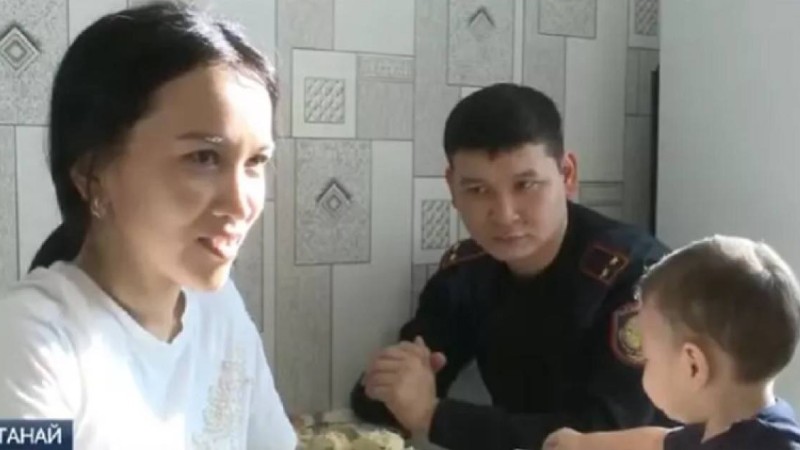 Ақтүтек боранда жол көрсеткен полицей былтыр 15 адамды өрттен құтқарған