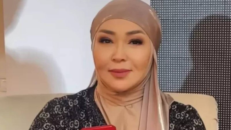 "Өзі келе алмады": Айнұр Тұрсынбаева жолдасының туған күнінде берген сыйлығын көрсетті