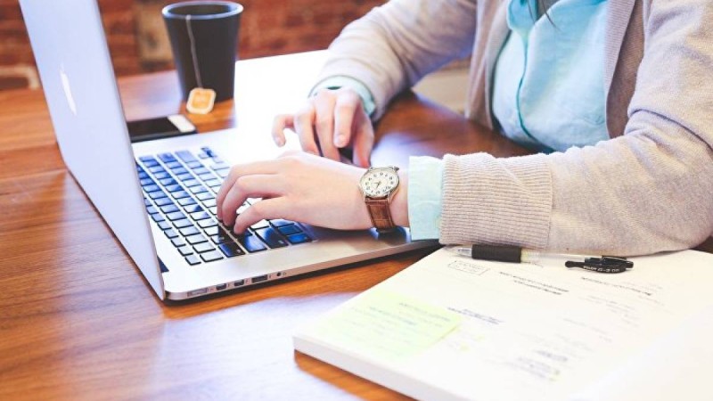 Үйден жұмыс істейтін қазақстандықтардың жалақысы өзгере ме – министр жауабы