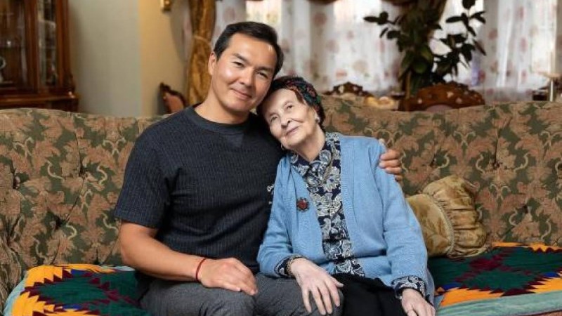 Рахат Әлиевтің анасы дүниеден озды