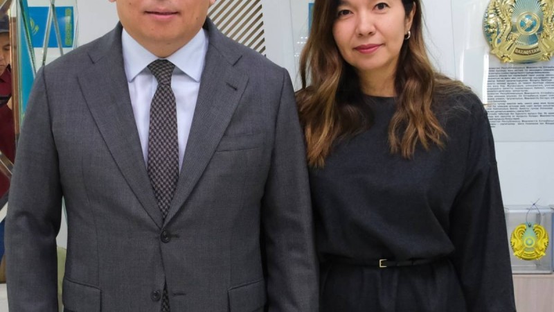 Алматы әкімі жұбайымен бірге сайлауда дауыс берді