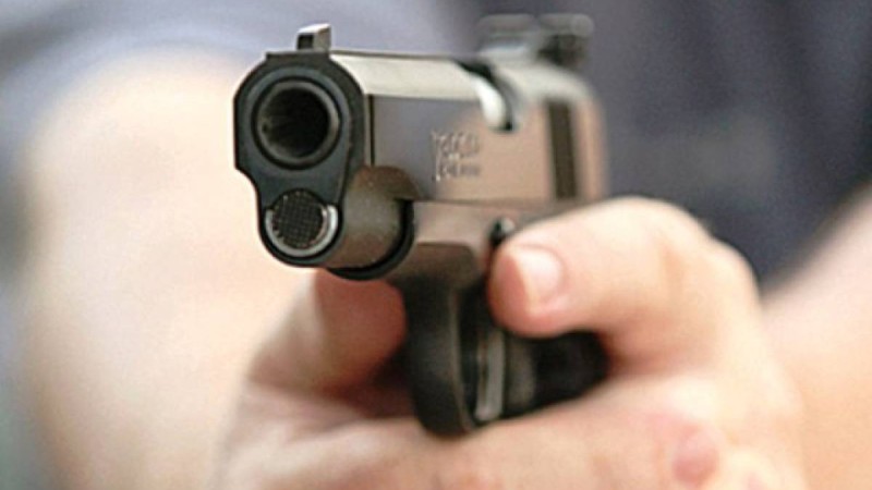 Екібастұзда көпқабатты үй ауласында ер адамды атып тастады, кісі өлтіру видеоға түсіп қалған