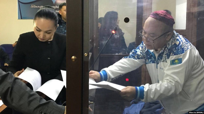 Журналист Батырбеков желідегі жазбасы үшін тағы сотқа тартылды