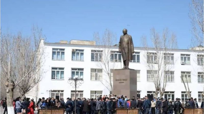 өмірбаяны, саяси қызметі, отбасы, естеліктері, қызықты деректер