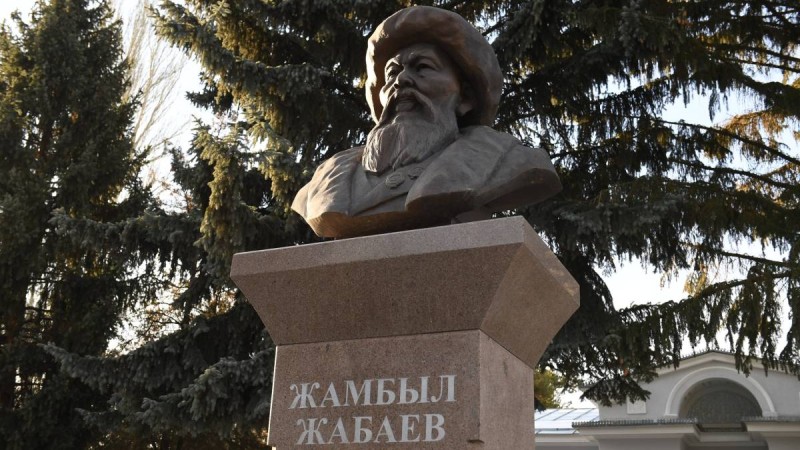 Алматы облысында «Жамбыл әлемі» 30 томдығының тұсауы кесілді