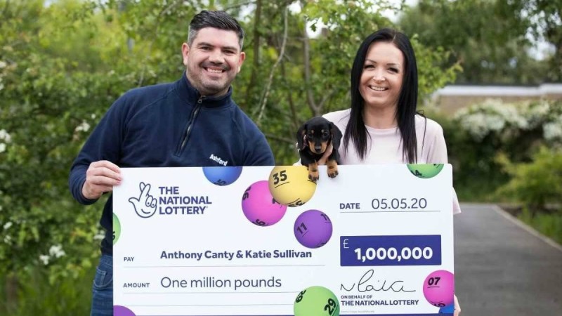 Полиция қызметкерінің өмірін сақтап қалған ер адам миллионер атанды - Қазақстан жаңалықтары