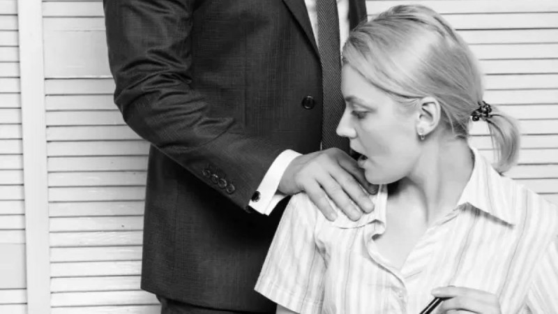 Енді Қазақстанда әріптесіне «қырындағандар» заң бойынша жазаланады