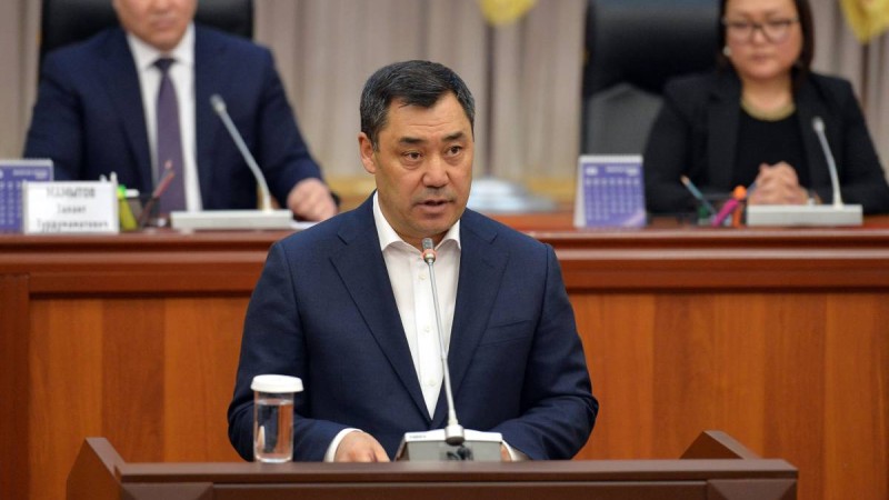 Жапаровтың жарлығымен депутаттардың жалақысы қысқарып, қызметтік көлік жойылды