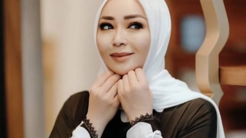 Оқырмандар Айнұр Тұрсынбаеваның бет-әлпетіндегі өзгерістерді сынады (фото)