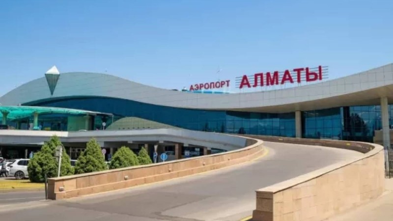 Алматы әуежайында жасөспірімнің кесірінен рейстер кешігіп, ұшуға шектеу қойылды