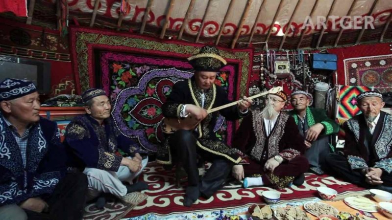 Біздің қанымыз бір: Қазақстанда "оралман" термині "қандас" сөзімен алмастырылатын болды
Президент "қандас" сөзін қолдануды дұрыс деп таныды