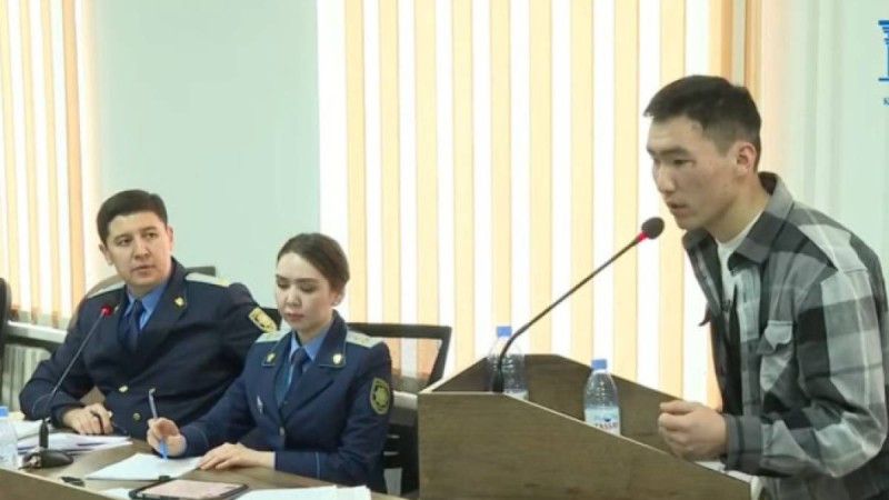 Шерзат Полаттың досы сотта оқиға орнынан қашып кеткенін айтты