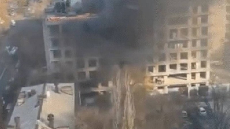 Алматыда жаңадан салынып жатқан тұрғын үй кешенінде өрт шықты
