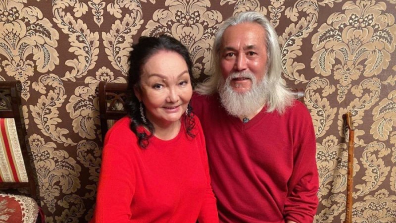 Жарты ғасыр өнерде бірге жүрген қос әртіс отбасылық өмірі жайлы айтты  